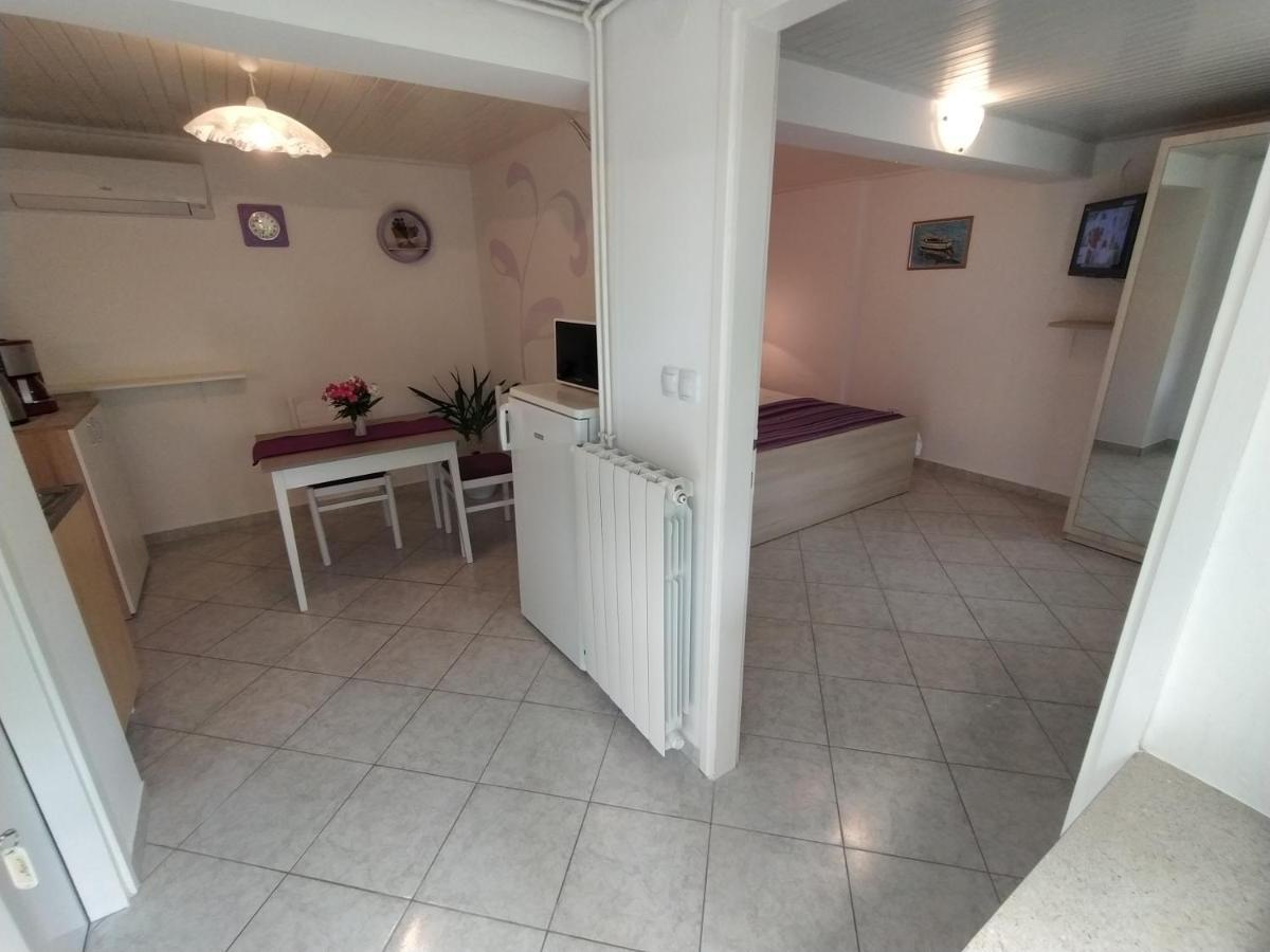 Apartments Dario Krk Town Kültér fotó