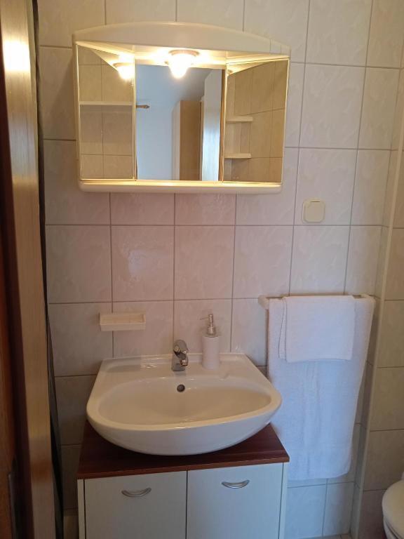 Apartments Dario Krk Town Kültér fotó