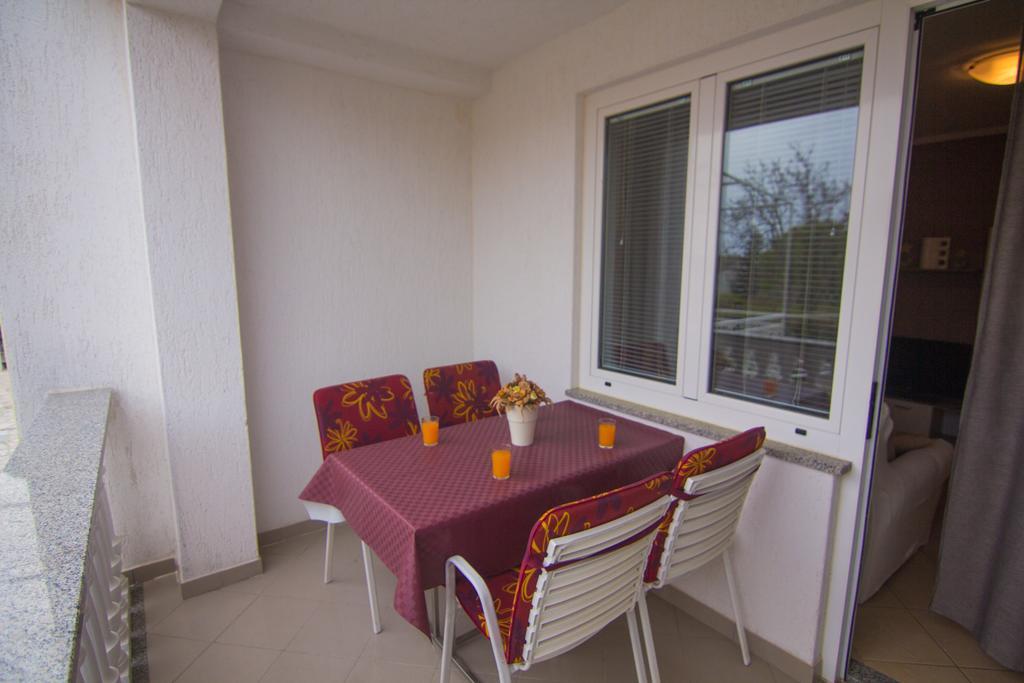 Apartments Dario Krk Town Kültér fotó