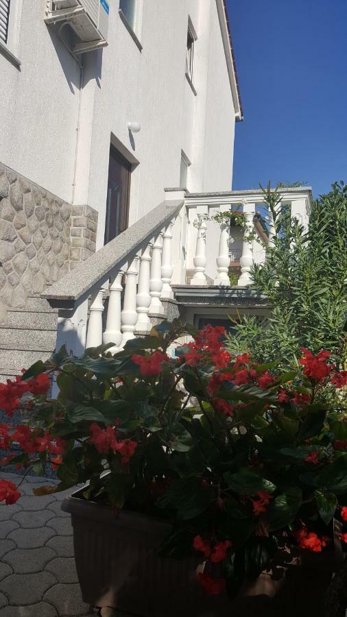 Apartments Dario Krk Town Kültér fotó